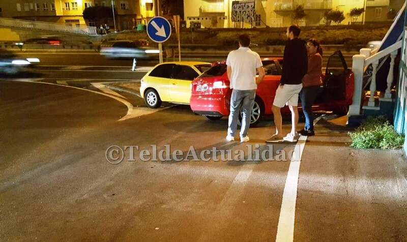 El vehículo amarillo impactó de forma violenta contra el de color rojo (Foto TA)